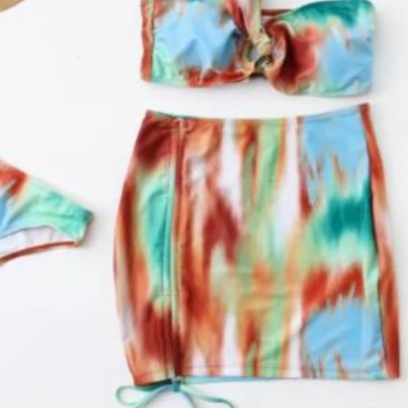 Beautiful swimming suit - Picture 6 of 10